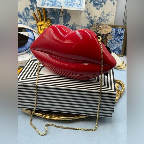 🆕 LULU GUINNESS 🧿 NWT Large Red Iconic Lips Perspex Clutch on a Chain Bag - Picture 8 of 16